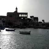 Godendo di una splendida vista dell�abbazia che si staglia sul mare, non ci resta che abbandonare San Vito